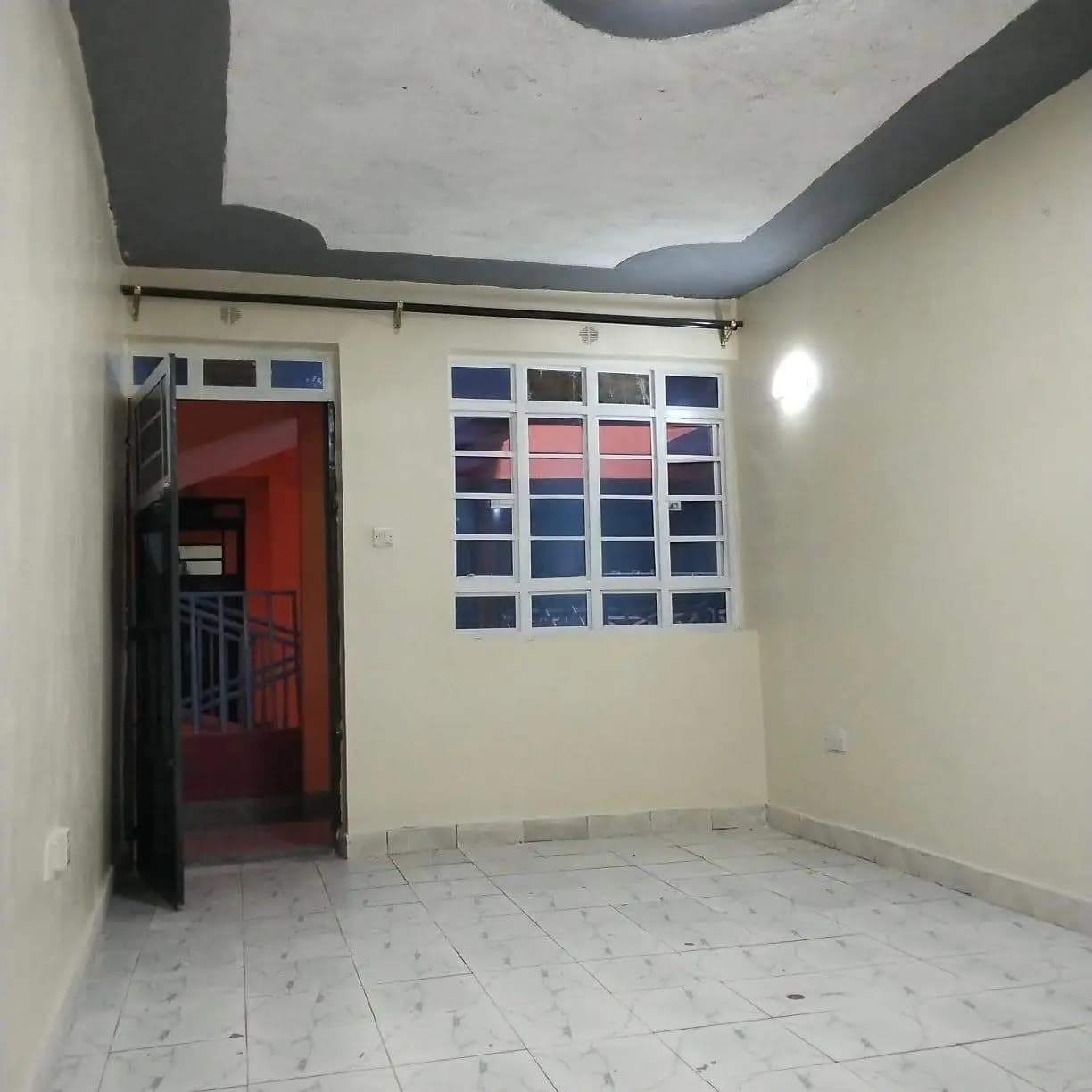 One Bedrooms behind OTTOMAT image 2