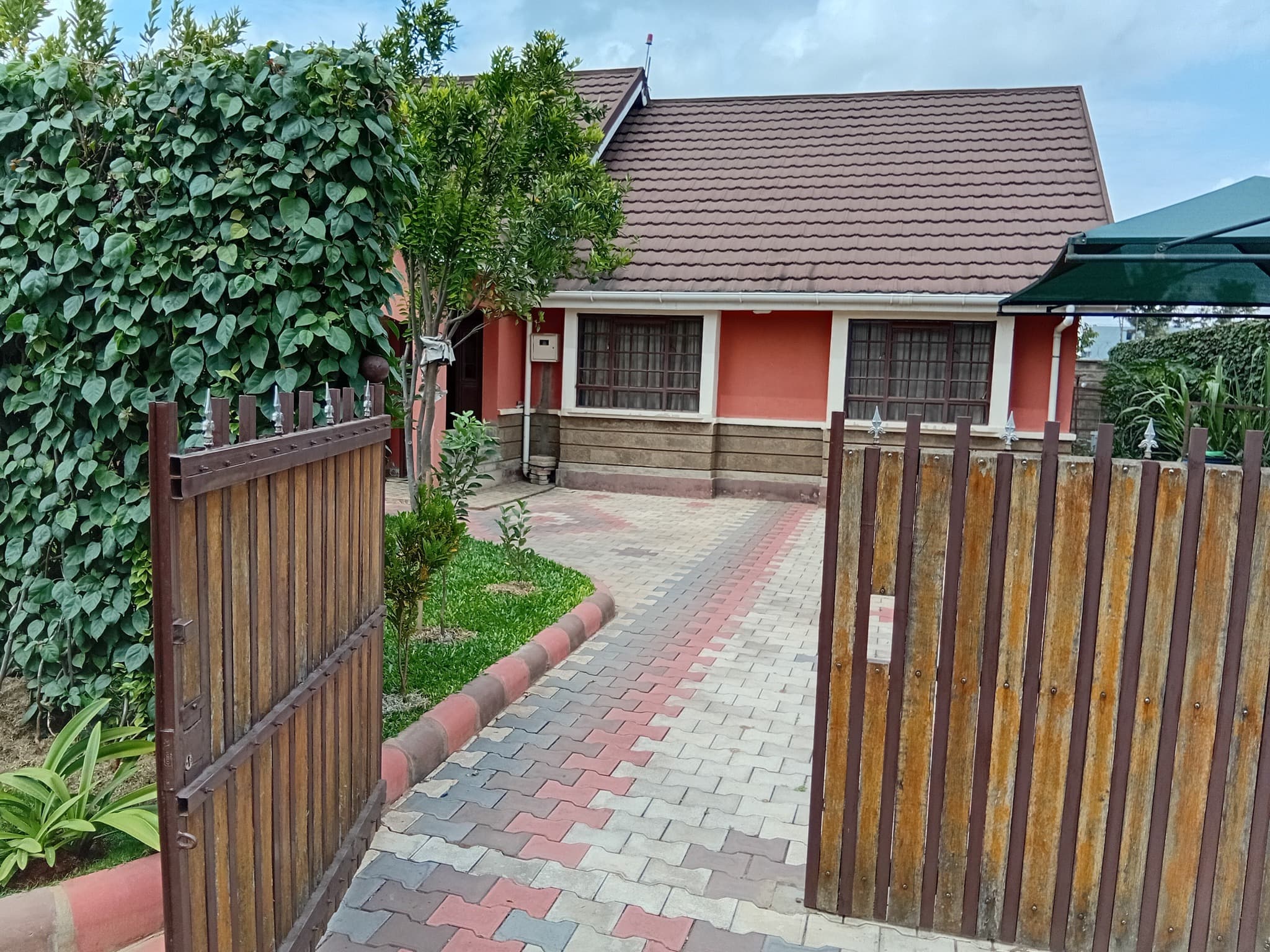 3 Bedroom Bungalow + DSQ image 2